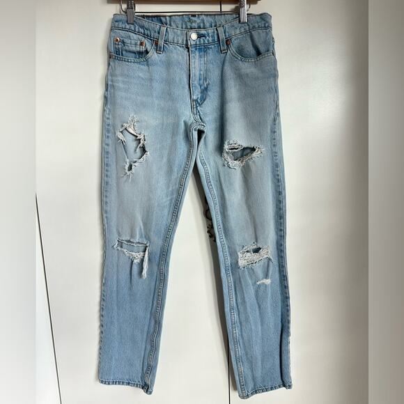 Womens Levi’s 511 Size 30 x 32 Light wash Distressed Straight Leg Jeans - Picture 1 of 11